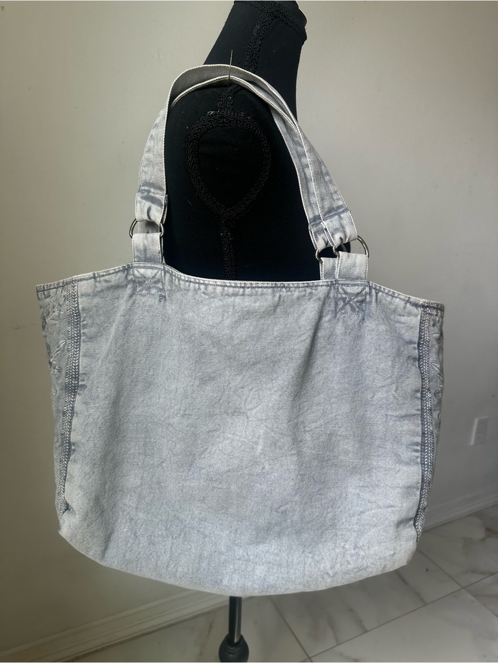 Coldwater Creek Light Gray Embroidered Tote - Picture 5 of 6
